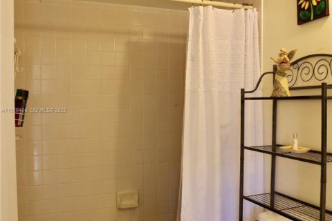 Touwnhouse à vendre à Miami, Floride: 3 chambres, 152.17 m2 № 1990273 - photo 26