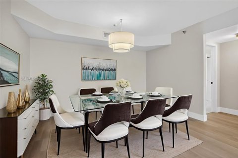 Condominio en venta en Aventura, Florida, 2 dormitorios, 110.27 m2 № 2030551 - foto 2