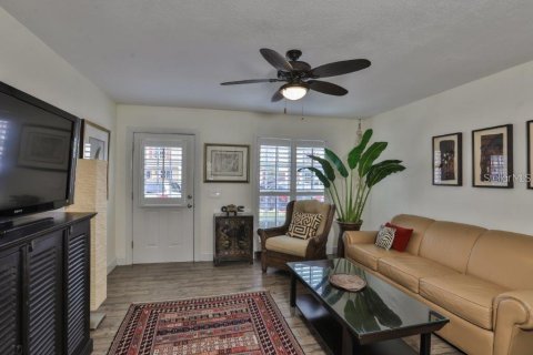 Copropriété à louer à Tampa, Floride: 2 chambres, 108.7 m2 № 2157848 - photo 4