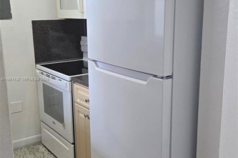 Снять в аренду квартиру в Майами, Флорида 1 спальня, 52.58м2, № 2044340 - фото 8