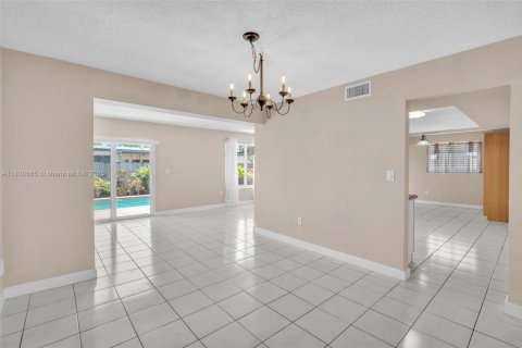 Casa en alquiler en Cooper City, Florida, 3 dormitorios, 177.54 m2 № 1888714 - foto 21