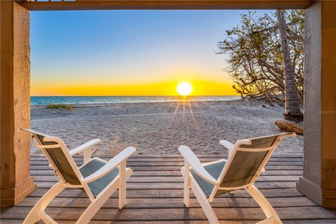 Casa en venta en Sarasota, Florida, 4 dormitorios, 337.42 m2 № 1795191 - foto 1
