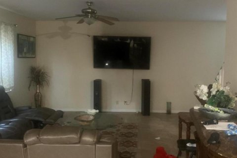Villa ou maison à vendre à West Palm Beach, Floride: 4 chambres, 287.81 m2 № 2242970 - photo 11
