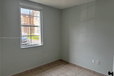 Снять в аренду виллу или дом в Хомстед, Флорида 3 спальни, 98.66м2, № 1946861 - фото 16