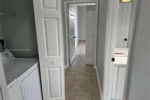 Снять в аренду виллу или дом в Хомстед, Флорида 3 спальни, 98.66м2, № 1946861 - фото 15