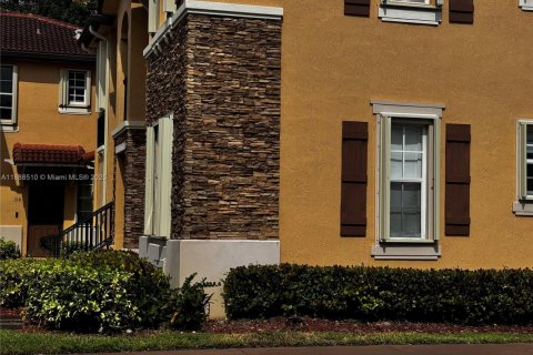 Снять в аренду виллу или дом в Хомстед, Флорида 3 спальни, 98.66м2, № 1946861 - фото 3