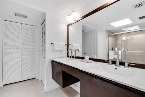 Condominio en venta en Key Biscayne, Florida, 3 dormitorios, 159.79 m2 № 2066689 - foto 24