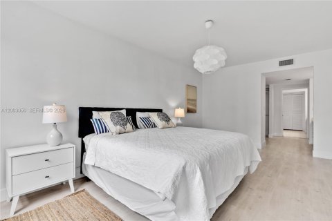 Condominio en venta en Key Biscayne, Florida, 3 dormitorios, 159.79 m2 № 2066689 - foto 20