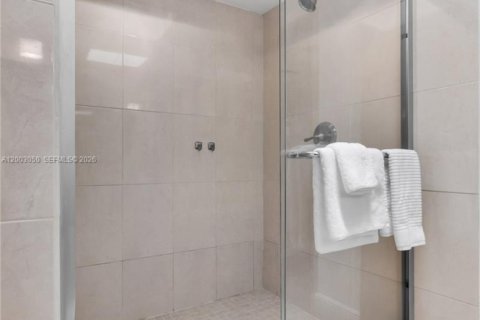 Condominio en venta en Key Biscayne, Florida, 3 dormitorios, 159.79 m2 № 2066689 - foto 25