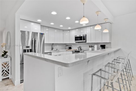 Condominio en venta en Key Biscayne, Florida, 3 dormitorios, 159.79 m2 № 2066689 - foto 8