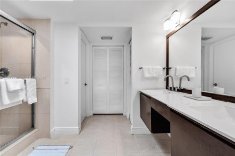 Condominio en venta en Key Biscayne, Florida, 3 dormitorios, 159.79 m2 № 2066689 - foto 23