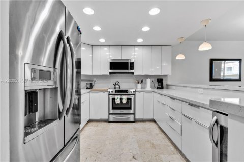 Condominio en venta en Key Biscayne, Florida, 3 dormitorios, 159.79 m2 № 2066689 - foto 6