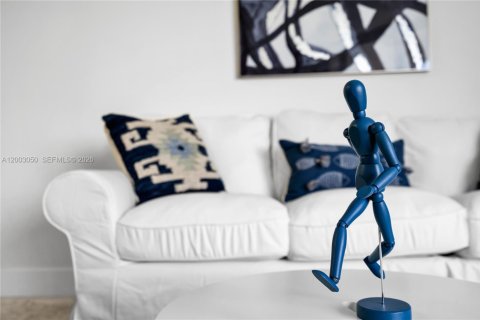 Condominio en venta en Key Biscayne, Florida, 3 dormitorios, 159.79 m2 № 2066689 - foto 1