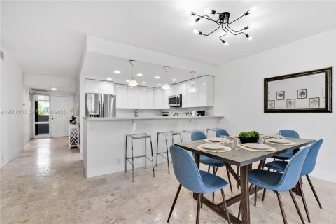 Condominio en venta en Key Biscayne, Florida, 3 dormitorios, 159.79 m2 № 2066689 - foto 13