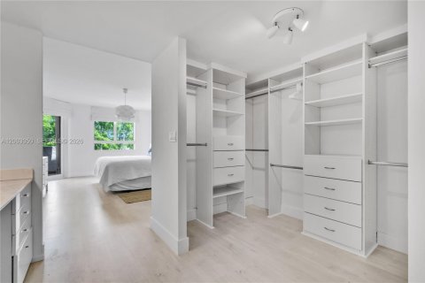 Condominio en venta en Key Biscayne, Florida, 3 dormitorios, 159.79 m2 № 2066689 - foto 28