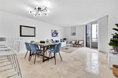 Condominio en venta en Key Biscayne, Florida, 3 dormitorios, 159.79 m2 № 2066689 - foto 9