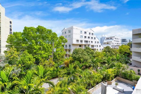 Condominio en venta en Key Biscayne, Florida, 3 dormitorios, 159.79 m2 № 2066689 - foto 18