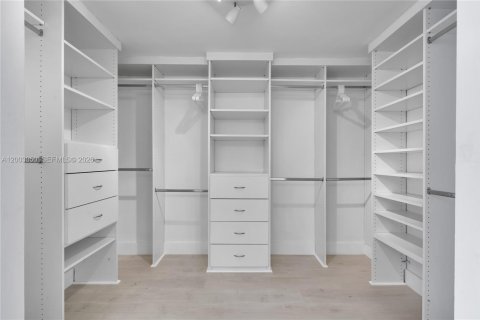 Condominio en venta en Key Biscayne, Florida, 3 dormitorios, 159.79 m2 № 2066689 - foto 27