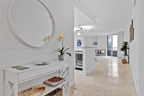 Condominio en venta en Key Biscayne, Florida, 3 dormitorios, 159.79 m2 № 2066689 - foto 3