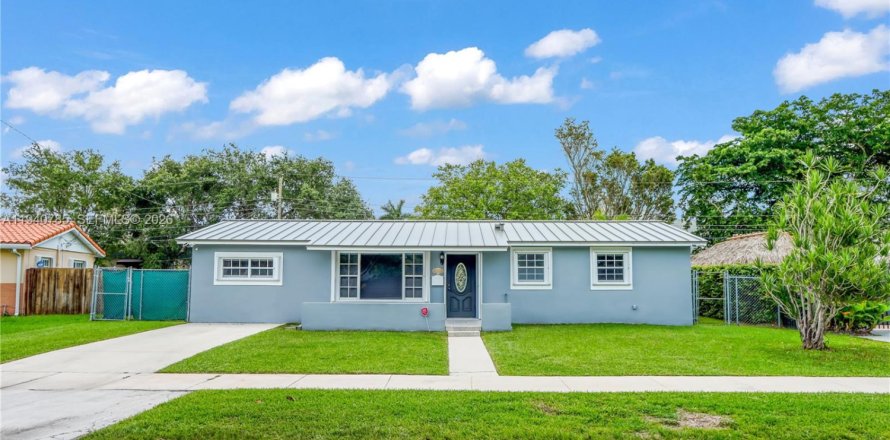 Villa ou maison à Miami, Floride 3 chambres, 115.2 m2 № 1997995