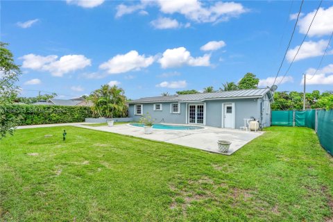 Villa ou maison à louer à Miami, Floride: 3 chambres, 115.2 m2 № 1997995 - photo 4