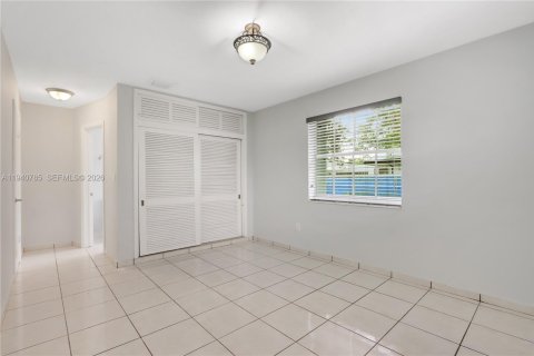 Villa ou maison à louer à Miami, Floride: 3 chambres, 115.2 m2 № 1997995 - photo 13