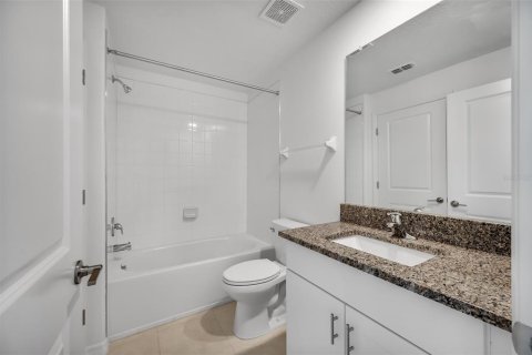 Townhouse in Wesley Chapel, Florida 3 bedrooms, 166.02 sq.m. № 1825204 - photo 21