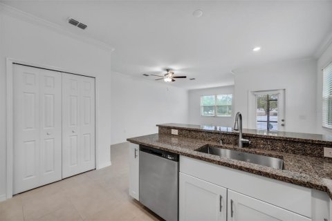 Townhouse in Wesley Chapel, Florida 3 bedrooms, 166.02 sq.m. № 1825204 - photo 12