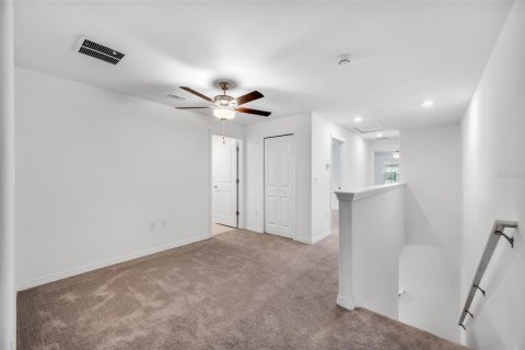 Townhouse in Wesley Chapel, Florida 3 bedrooms, 166.02 sq.m. № 1825204 - photo 13