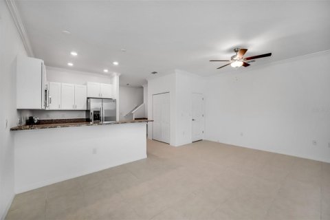 Townhouse in Wesley Chapel, Florida 3 bedrooms, 166.02 sq.m. № 1825204 - photo 9