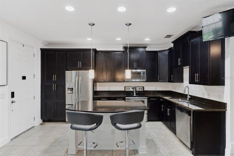 Touwnhouse à vendre à Orlando, Floride: 2 chambres, 160.07 m2 № 2219589 - photo 3