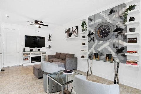 Touwnhouse à vendre à Orlando, Floride: 2 chambres, 160.07 m2 № 2219589 - photo 8