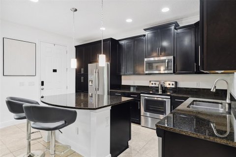 Touwnhouse à vendre à Orlando, Floride: 2 chambres, 160.07 m2 № 2219589 - photo 5