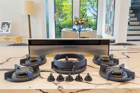 Villa ou maison à vendre à Miami Beach, Floride: 6 chambres, 478.54 m2 № 2026673 - photo 22