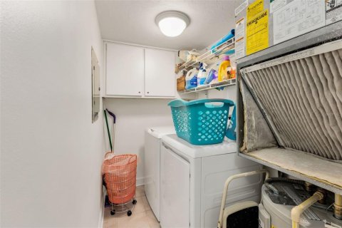 Снять в аренду кондоминиум в Пунта-Горда, Флорида 5 комнат, 103.49м2, № 2207506 - фото 19