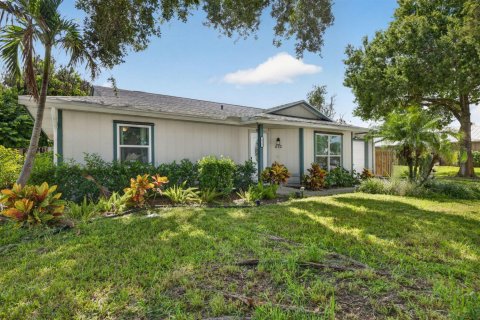 Villa ou maison à vendre à Port St. Lucie, Floride: 2 chambres, 89.19 m2 № 2401791 - photo 3