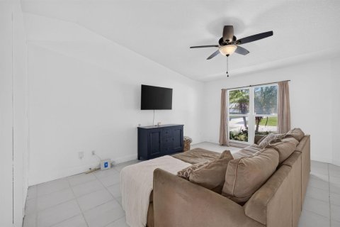 Villa ou maison à vendre à Port St. Lucie, Floride: 2 chambres, 89.19 m2 № 2401791 - photo 7