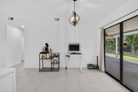 Villa ou maison à vendre à Port St. Lucie, Floride: 2 chambres, 89.19 m2 № 2401791 - photo 9