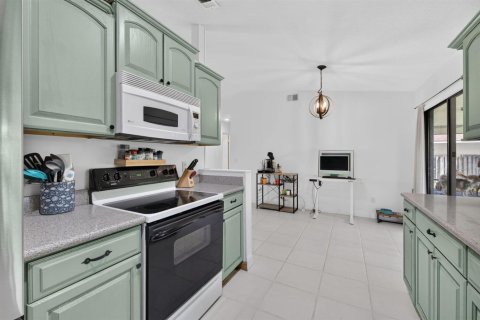 Villa ou maison à vendre à Port St. Lucie, Floride: 2 chambres, 89.19 m2 № 2401791 - photo 12