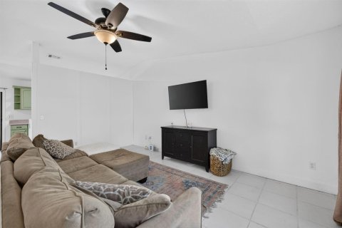 Villa ou maison à vendre à Port St. Lucie, Floride: 2 chambres, 89.19 m2 № 2401791 - photo 5