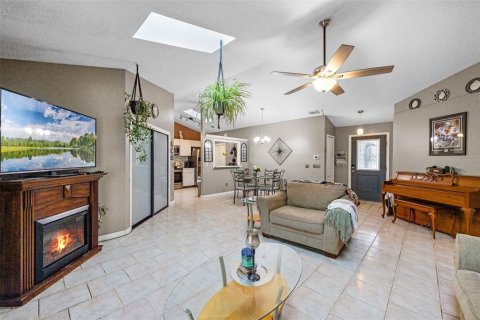 House in Deltona, Florida 3 bedrooms, 122.82 sq.m. № 1759791 - photo 5