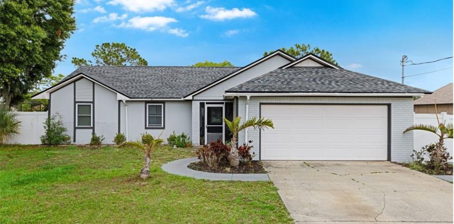 House in Deltona, Florida 3 bedrooms, 122.82 sq.m. № 1759791