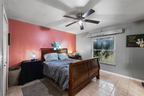 House in Deltona, Florida 3 bedrooms, 122.82 sq.m. № 1759791 - photo 12