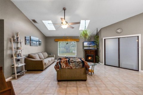 House in Deltona, Florida 3 bedrooms, 122.82 sq.m. № 1759791 - photo 3