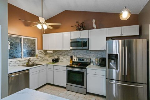 House in Deltona, Florida 3 bedrooms, 122.82 sq.m. № 1759791 - photo 8