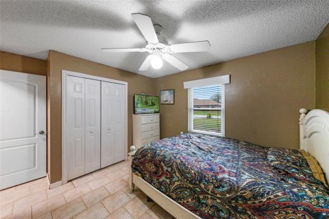 House in Deltona, Florida 3 bedrooms, 122.82 sq.m. № 1759791 - photo 11