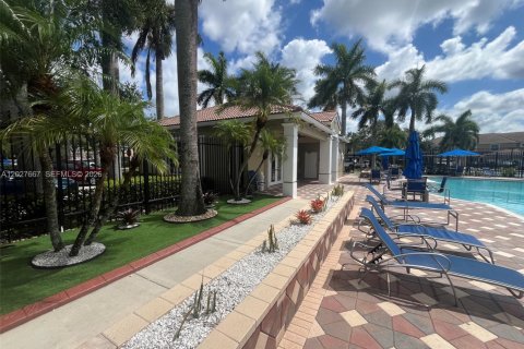 Adosado en alquiler en Pembroke Pines, Florida, 3 dormitorios, 132.66 m2 № 2085344 - foto 15