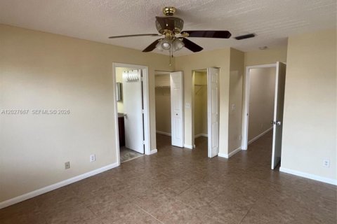 Adosado en alquiler en Pembroke Pines, Florida, 3 dormitorios, 132.66 m2 № 2085344 - foto 9