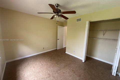 Adosado en alquiler en Pembroke Pines, Florida, 3 dormitorios, 132.66 m2 № 2085344 - foto 7
