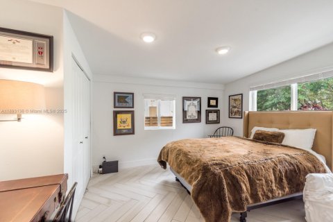 Casa en venta en Miami, Florida, 3 dormitorios, 161 m2 № 1946815 - foto 13